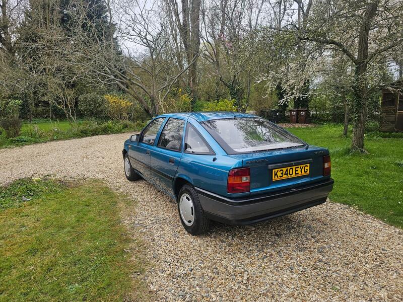 View VAUXHALL CAVALIER 1.6  