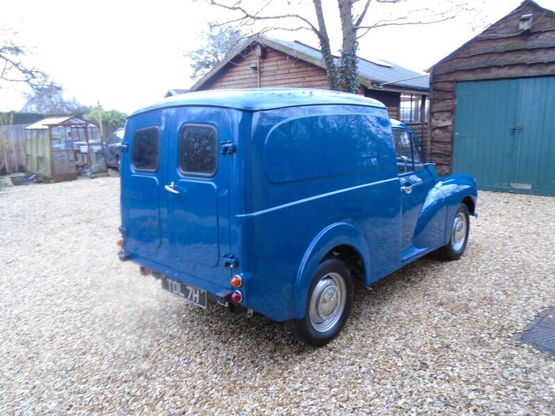 View MORRIS MINOR 6 CWT Van